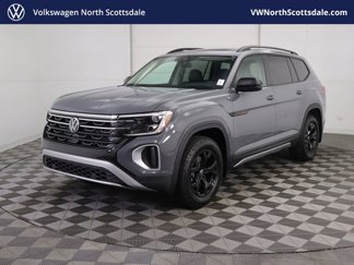 New 2025 Volkswagen Atlas Peak Edition SE image 1