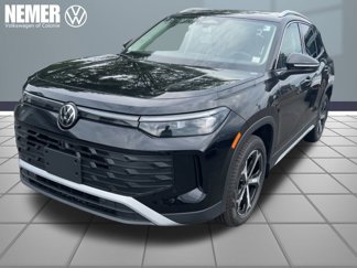 New 2025 Volkswagen Tiguan SE image 1