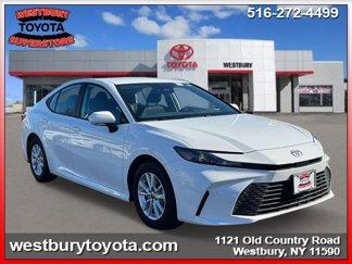 Used 2025 Toyota Camry LE image 1