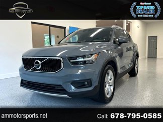 Used 2021 Volvo XC40 T5 Momentum image 1