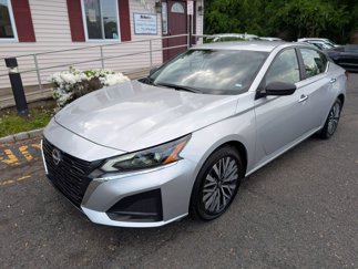 Used 2024 Nissan Altima 2.5 SV image 1