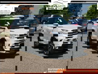 Used 2019 Toyota Highlander XLE image 1