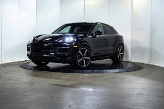 Used 2024 Porsche Cayenne S image 1
