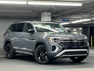 New 2026 Volkswagen Atlas Peak Edition image 1