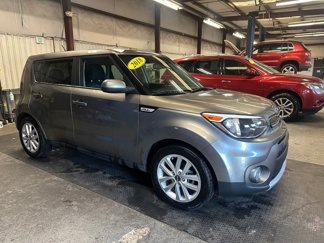 Used 2018 Kia Soul + image 1