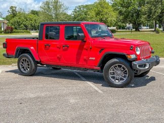 Used 2023 Jeep Gladiator Overland image 1
