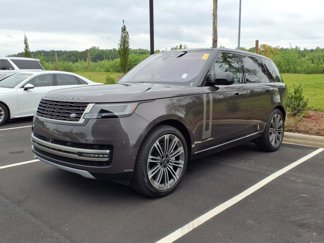 Used 2023 Land Rover Range Rover SE image 1