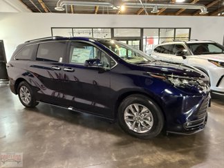 New 2025 Toyota Sienna XLE image 1