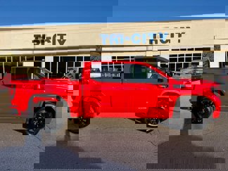 New 2025 GMC Sierra 1500 Elevation image 1