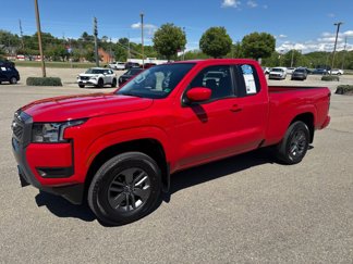 Used 2025 Nissan Frontier SV image 1