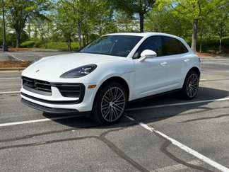 Certified 2024 Porsche Macan image 1