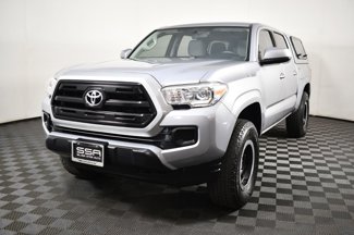 Used 2017 Toyota Tacoma SR image 1