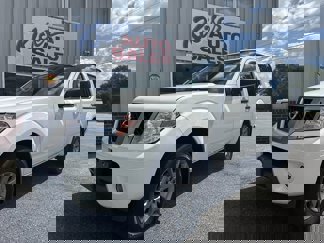 Used 2020 Nissan Frontier SV image 1