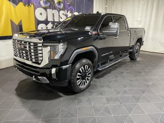 Used 2024 GMC Sierra 2500 Denali image 1