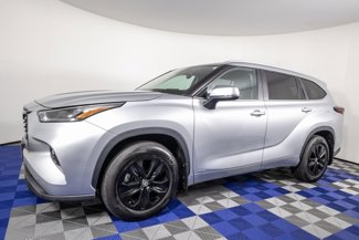 Used 2024 Toyota Highlander XLE image 1