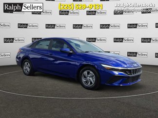 Certified 2024 Hyundai Elantra SE image 1