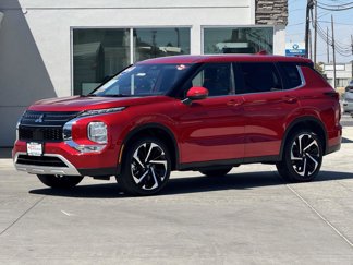 Used 2024 Mitsubishi Outlander SE image 1
