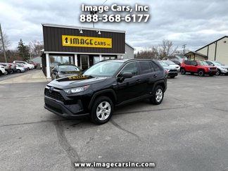 Used 2021 Toyota RAV4 LE image 1