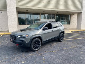 Used 2019 Jeep Cherokee Trailhawk w/ Comfort/Convenience Group image 1
