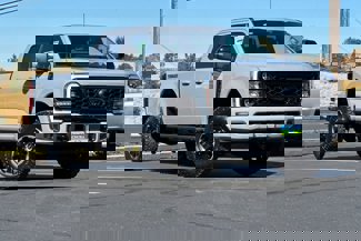 New 2025 Ford F250 4x4 Crew Cab Super Duty image 1