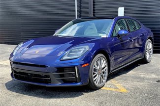 New 2025 Porsche Panamera 4 image 1