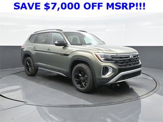 New 2025 Volkswagen Atlas Peak Edition SE image 1