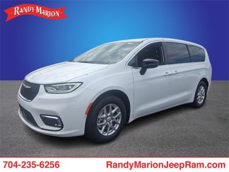 New 2026 Chrysler Pacifica Select video 1