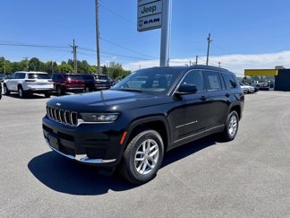 New 2025 Jeep Grand Cherokee L Laredo image 1