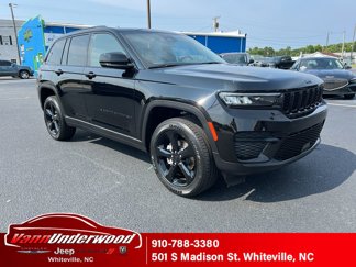 New 2025 Jeep Grand Cherokee Altitude image 1