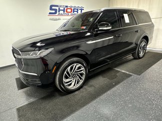 Used 2025 Lincoln Navigator L Reserve image 1