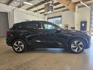 New 2025 Audi Q6 e-tron Prestige image 1