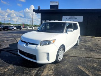 Used 2014 Scion xB image 1