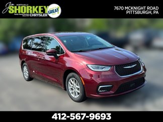Certified 2023 Chrysler Pacifica Touring-L image 1