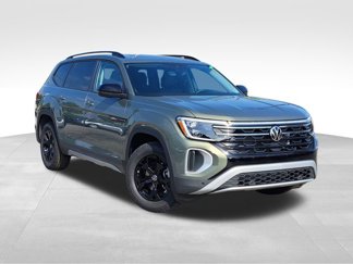 New 2025 Volkswagen Atlas Peak Edition SE image 1