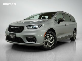 Used 2023 Chrysler Pacifica Limited image 1