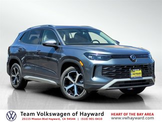 New 2025 Volkswagen Tiguan SE image 1