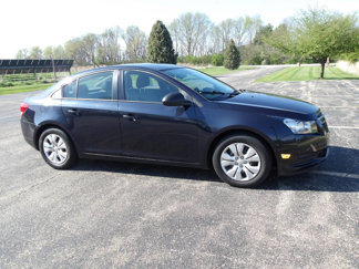 Used 2014 Chevrolet Cruze LS image 1