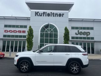 Used 2023 Jeep Grand Cherokee Limited image 1