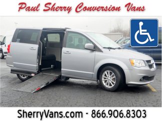 Used 2019 Dodge Grand Caravan SXT image 1