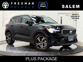 Used 2024 Volvo XC40 B5 Core image 1