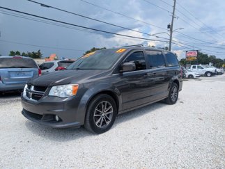 Used 2017 Dodge Grand Caravan SXT w/ Driver Convenience Group image 1