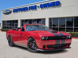 Used 2016 Dodge Challenger SRT Hellcat image 1