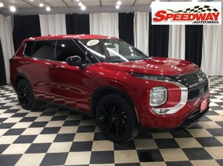 Used 2023 Mitsubishi Outlander SE image 1