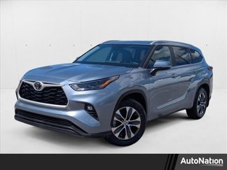 Used 2023 Toyota Highlander XLE image 1