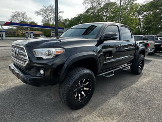 Used 2017 Toyota Tacoma TRD Off-Road image 1