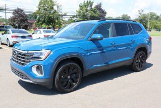 Used 2025 Volkswagen Atlas SE w/ Panoramic Sunroof Package image 1