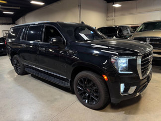 Used 2022 GMC Yukon XL SLT w/ SLT Luxury Package image 1