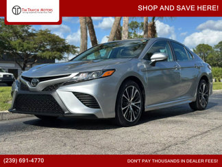 Used 2020 Toyota Camry SE image 1