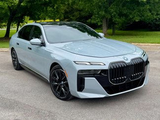Used 2024 BMW i7 xDrive60 w/ Premium Package 2 image 1