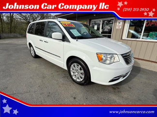 Used 2016 Chrysler Town & Country Touring w/ Driver Convenience Group image 1